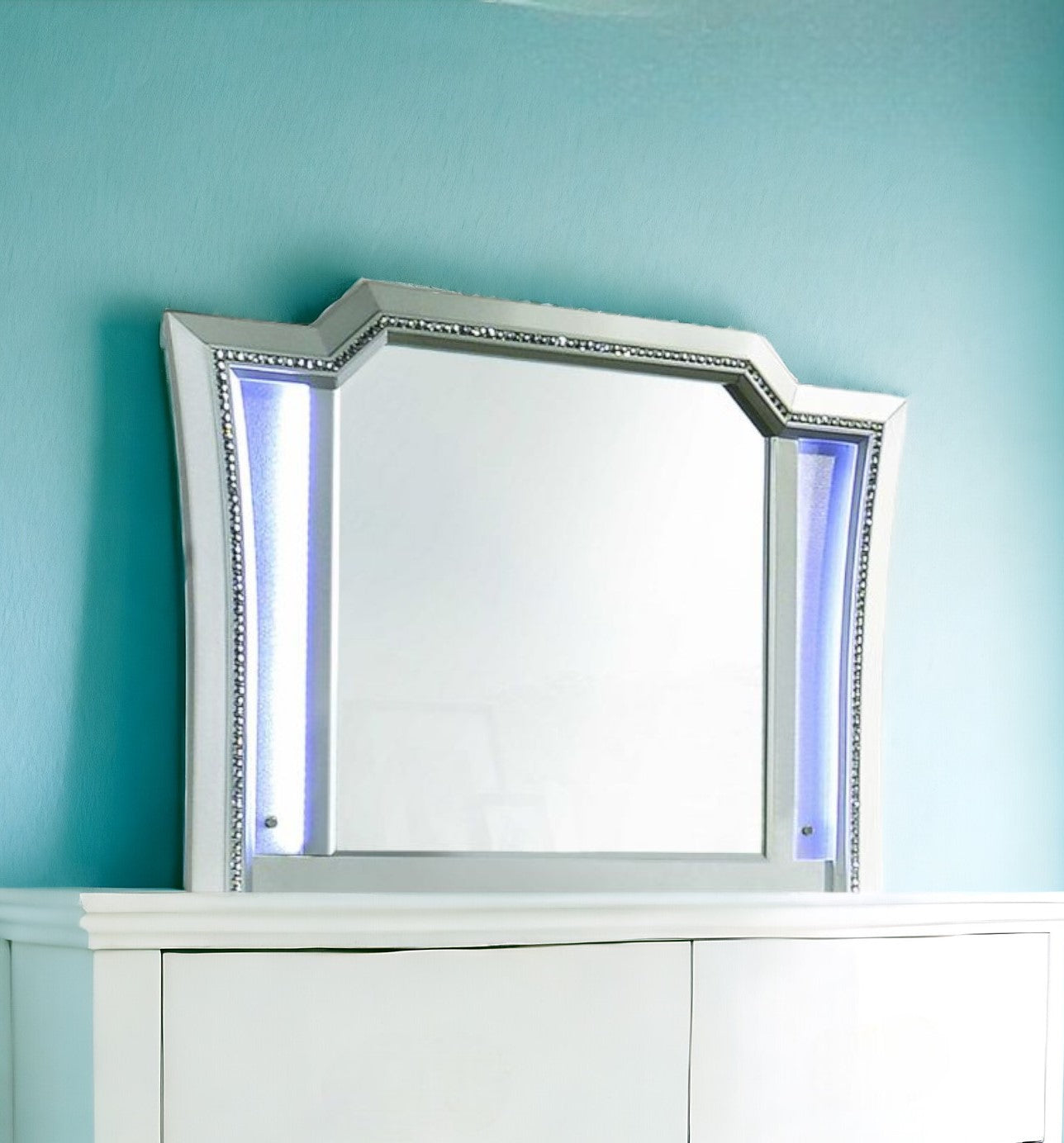 Sparkling Finish Wall Mirror With Led Lights And Trim