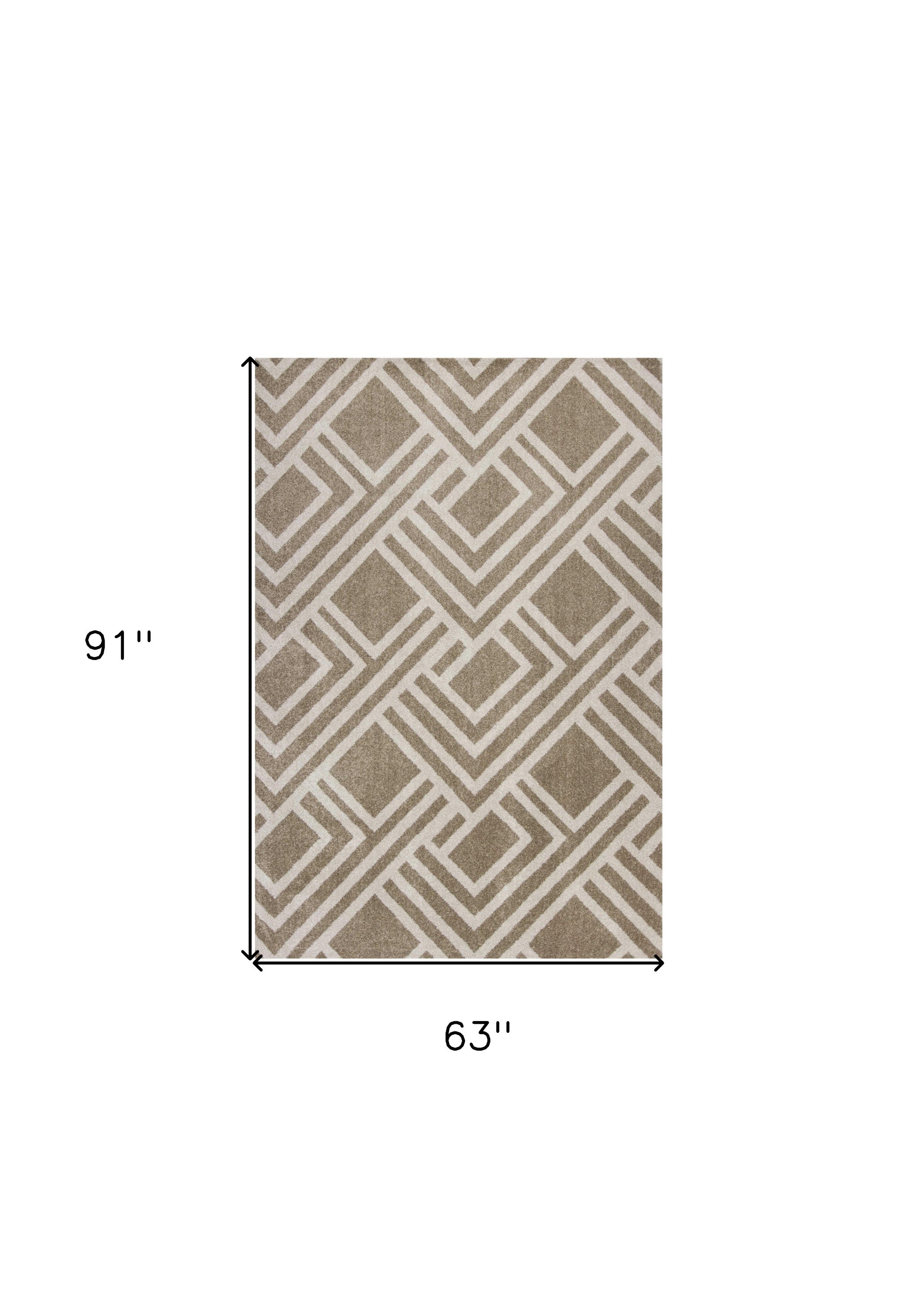 5'X8' Beige Machine Woven Uv Treated Geometric Indoor Outdoor Area Rug