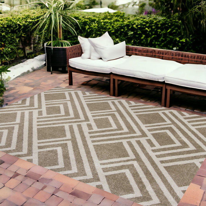 5'X8' Beige Machine Woven Uv Treated Geometric Indoor Outdoor Area Rug