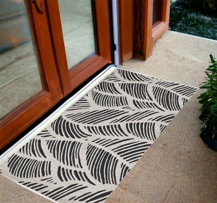 5'X8' Black White Machine Woven Uv Treated Oversized Leaves Indoor Outdoor Area Rug