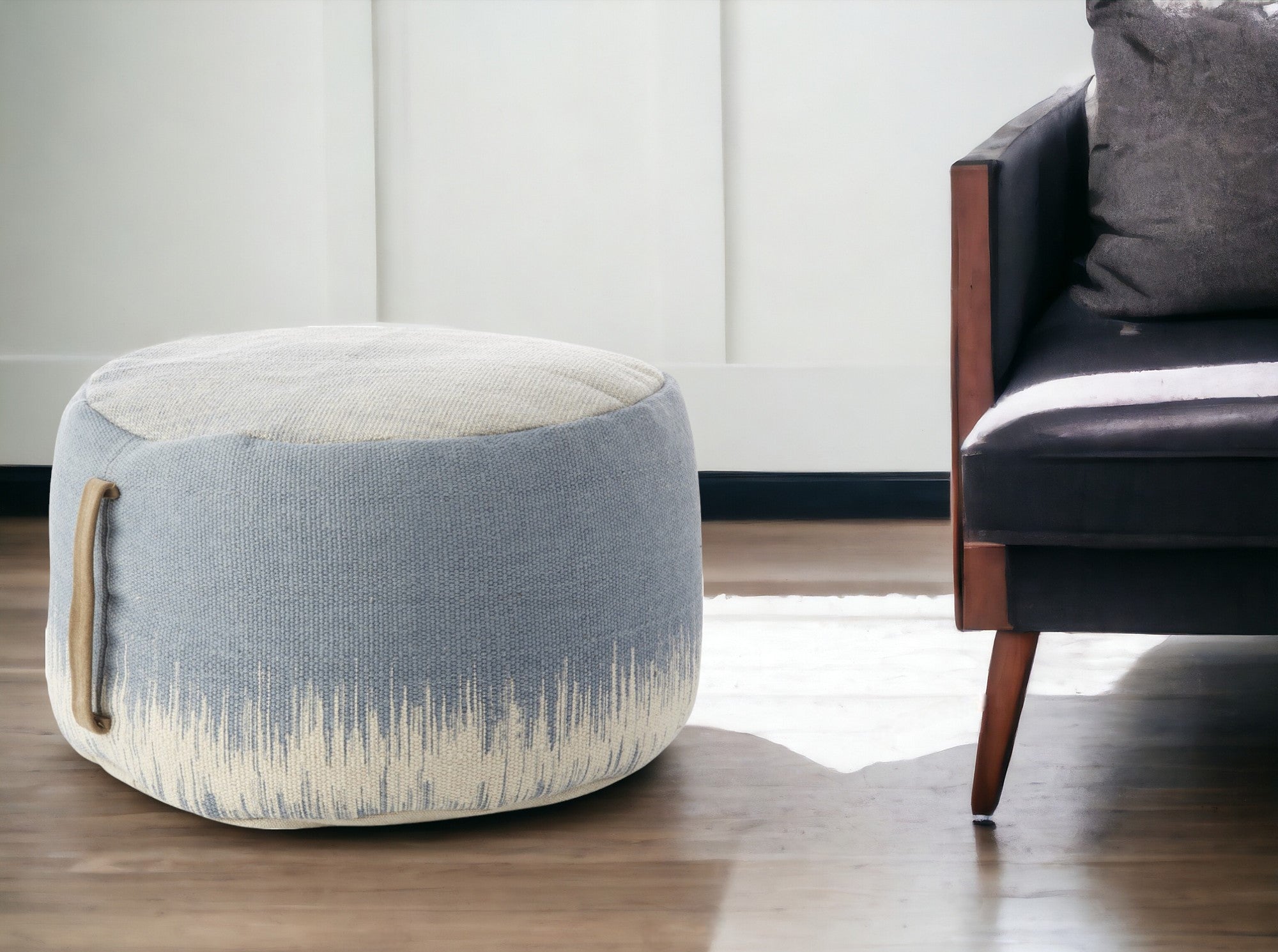 20" Blue and White Round Abstract Pouf Ottoman