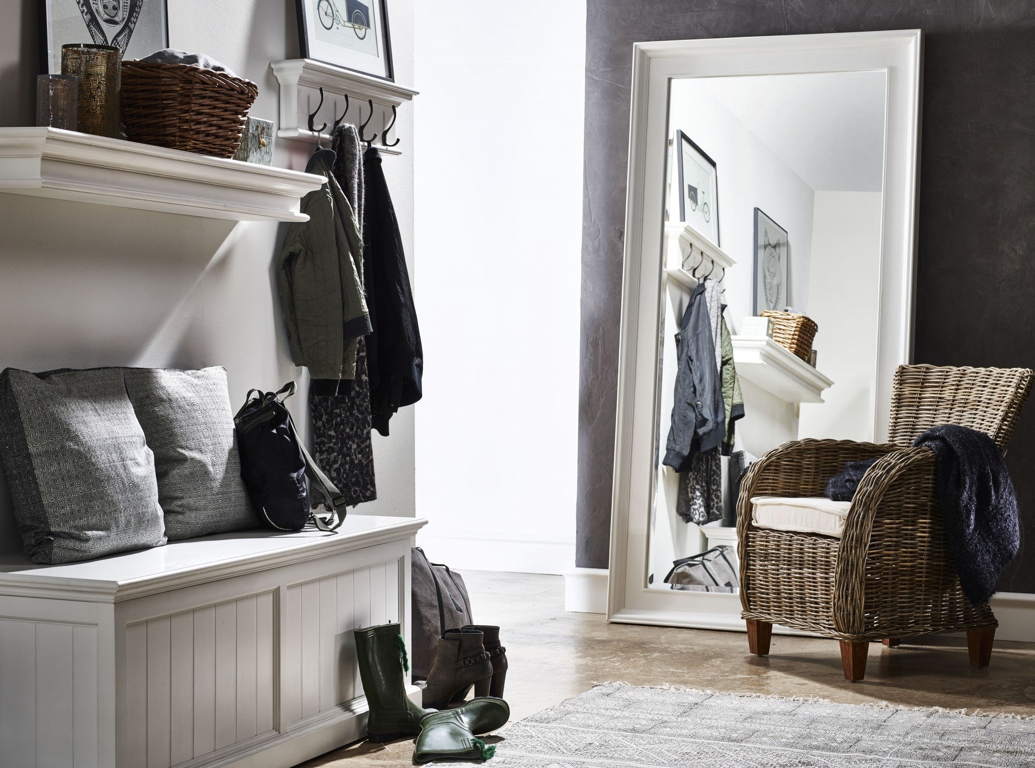 Classic White Four Hook Hanging Coat Rack