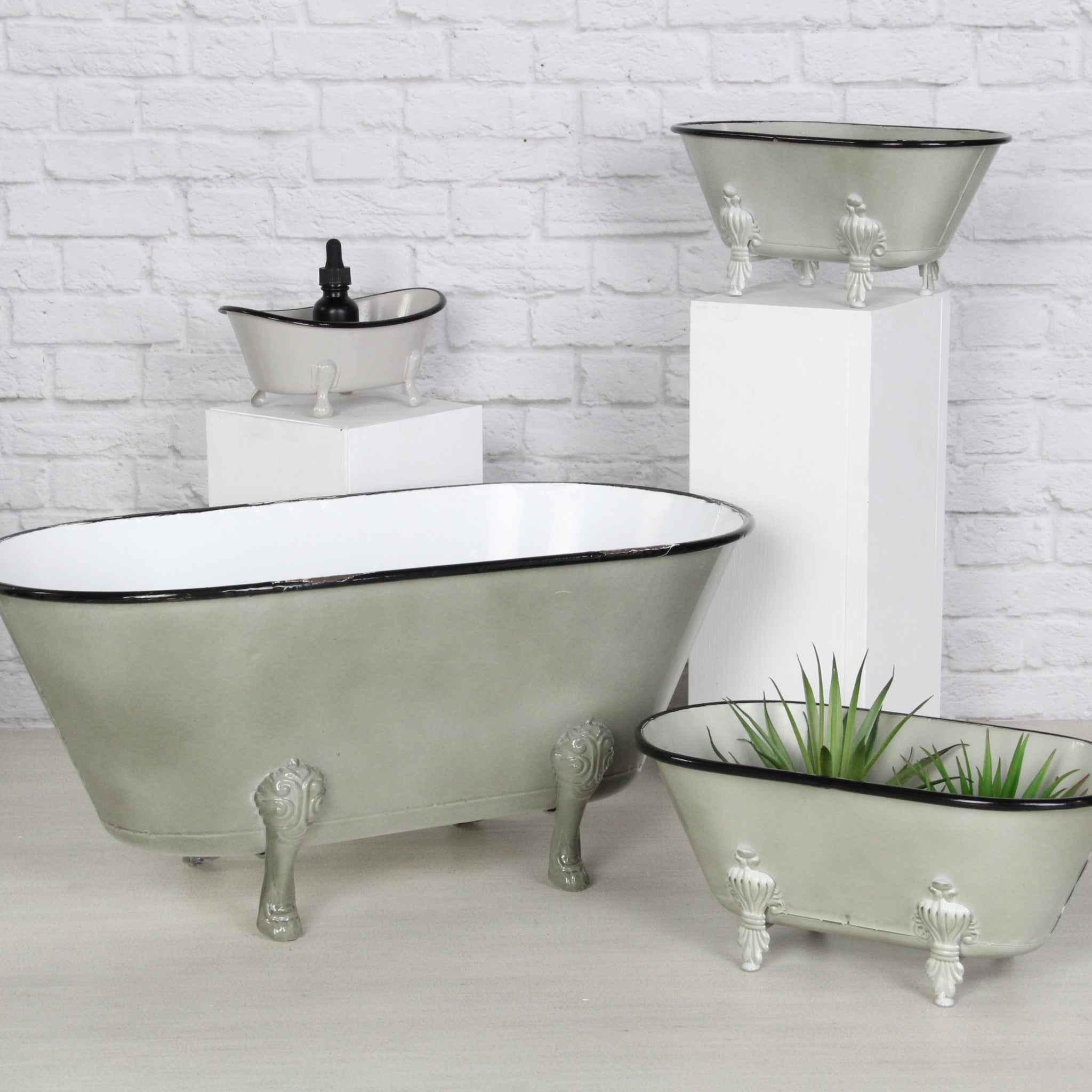 Jumbo Light Gray Bathtub Decorative Sculpture