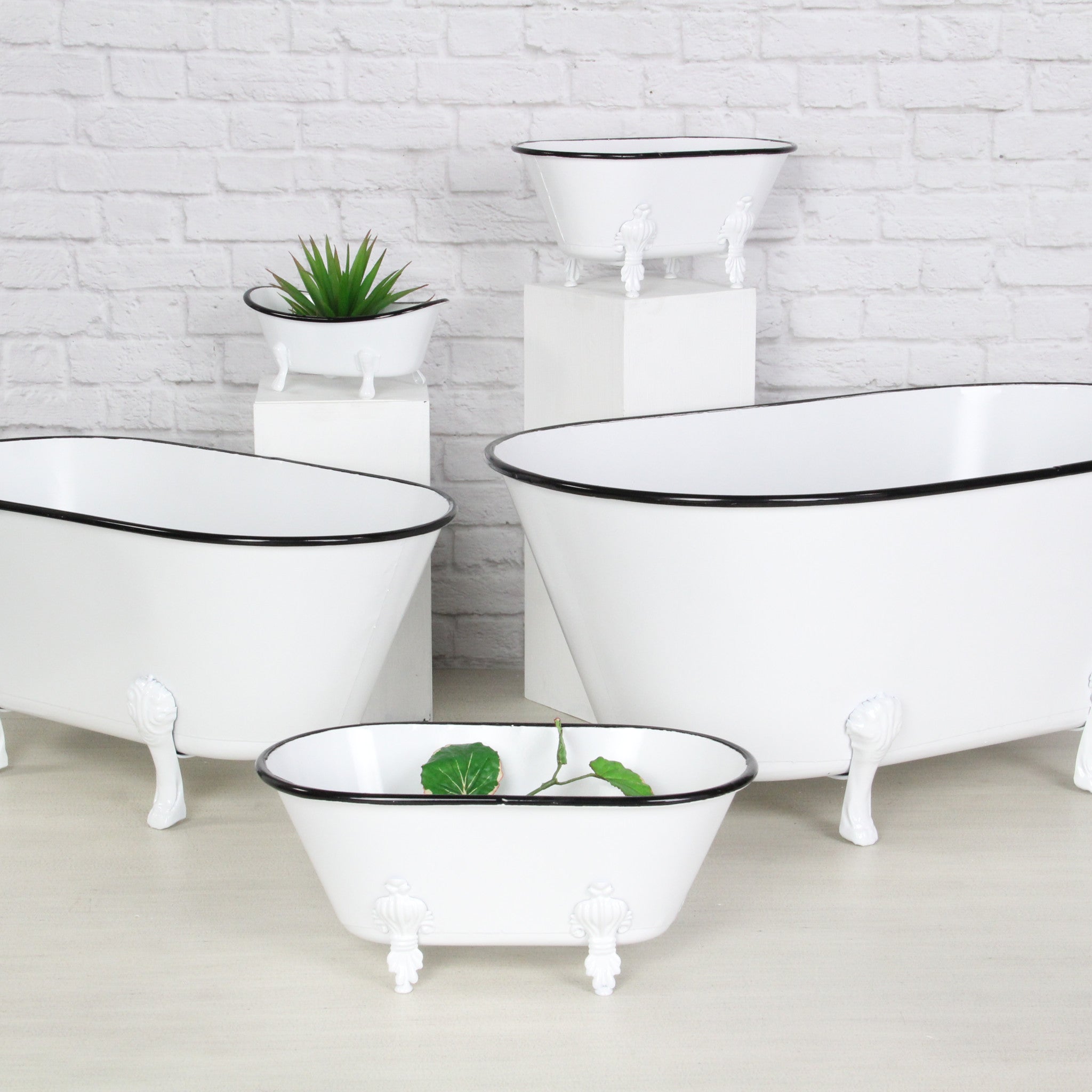 White Bathtub Decorative Sculpture