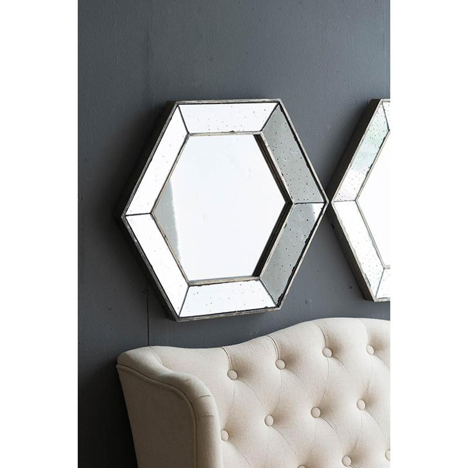 18" Hexagon Wall Mounted Vintage Style Glass Frame Accent Mirror