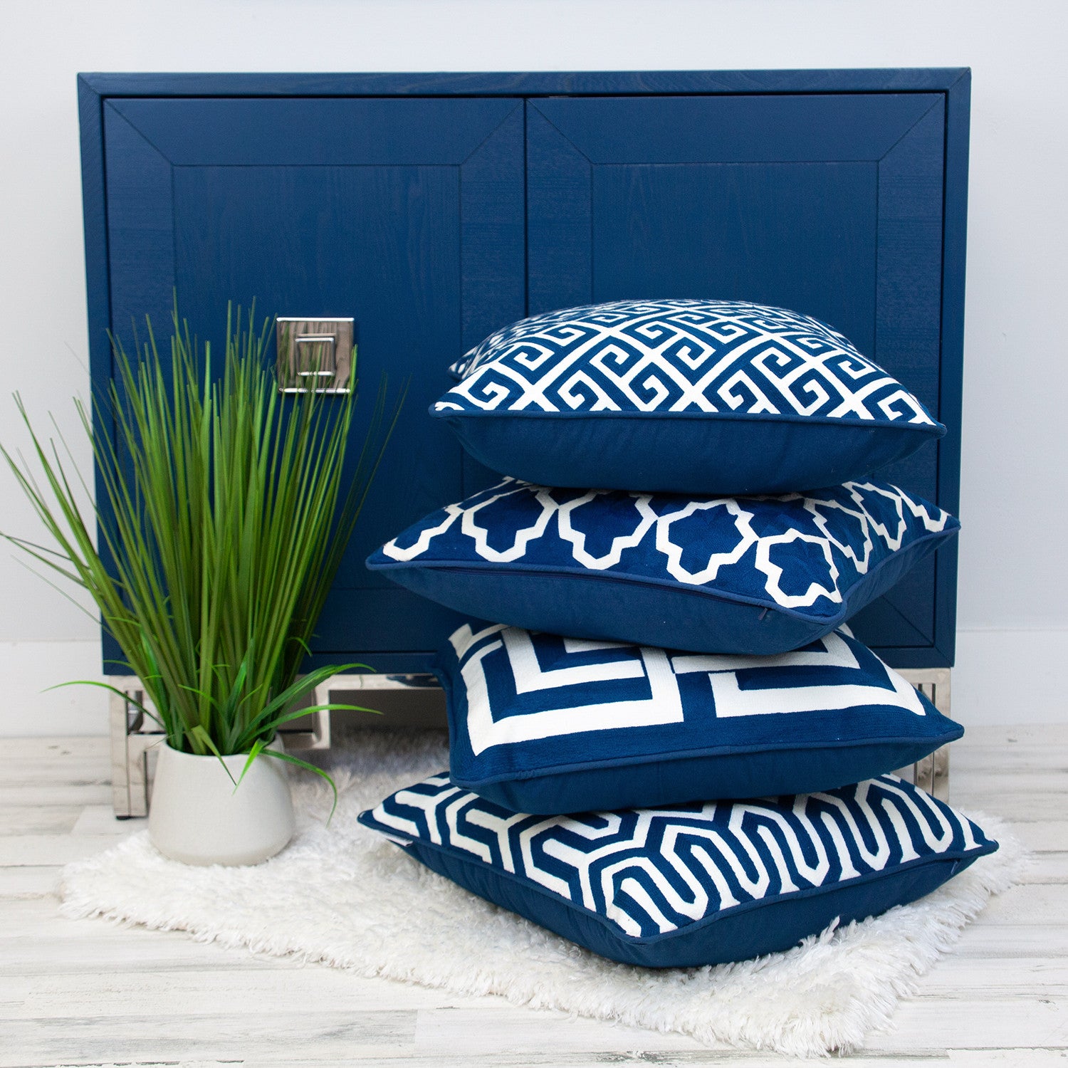 20" X 20" Blue Geometric Cotton Zippered Pillow