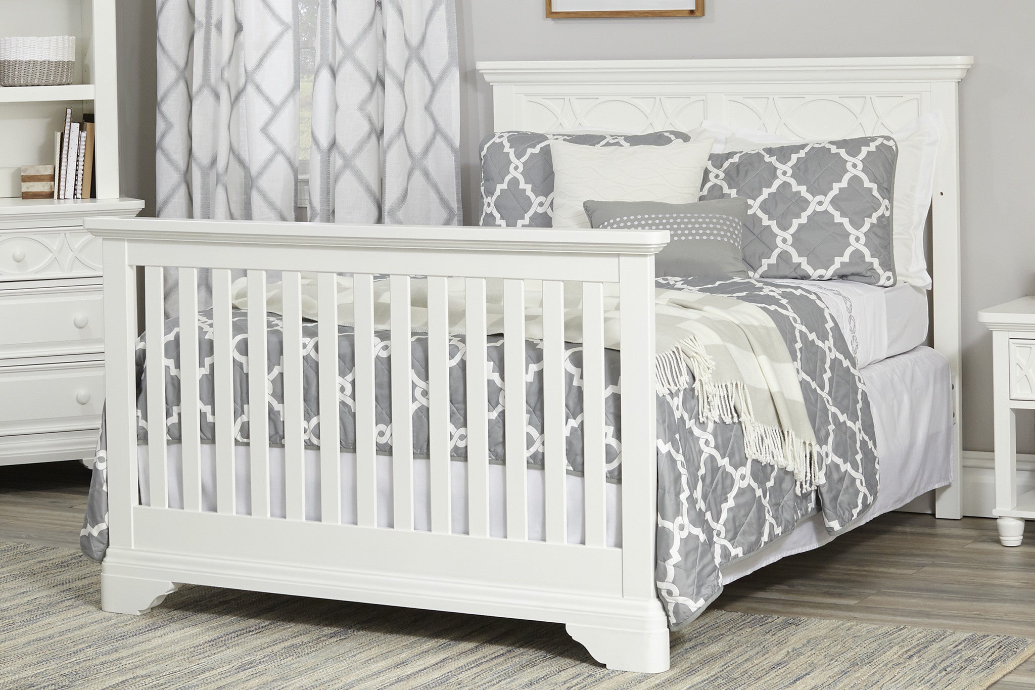 White Solid and Manufactured Wood Standard Four In One Convertible Crib